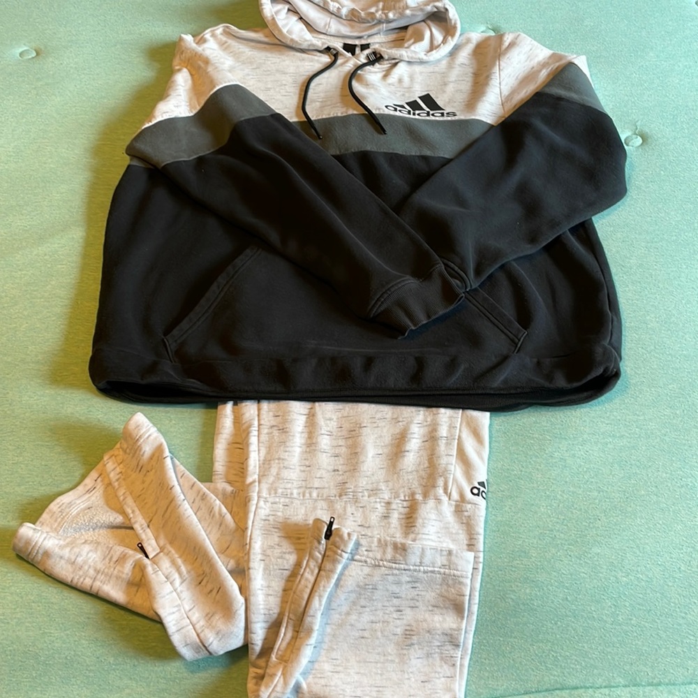 Adidas jogger setFINAL PRICE GONE SATURDAY